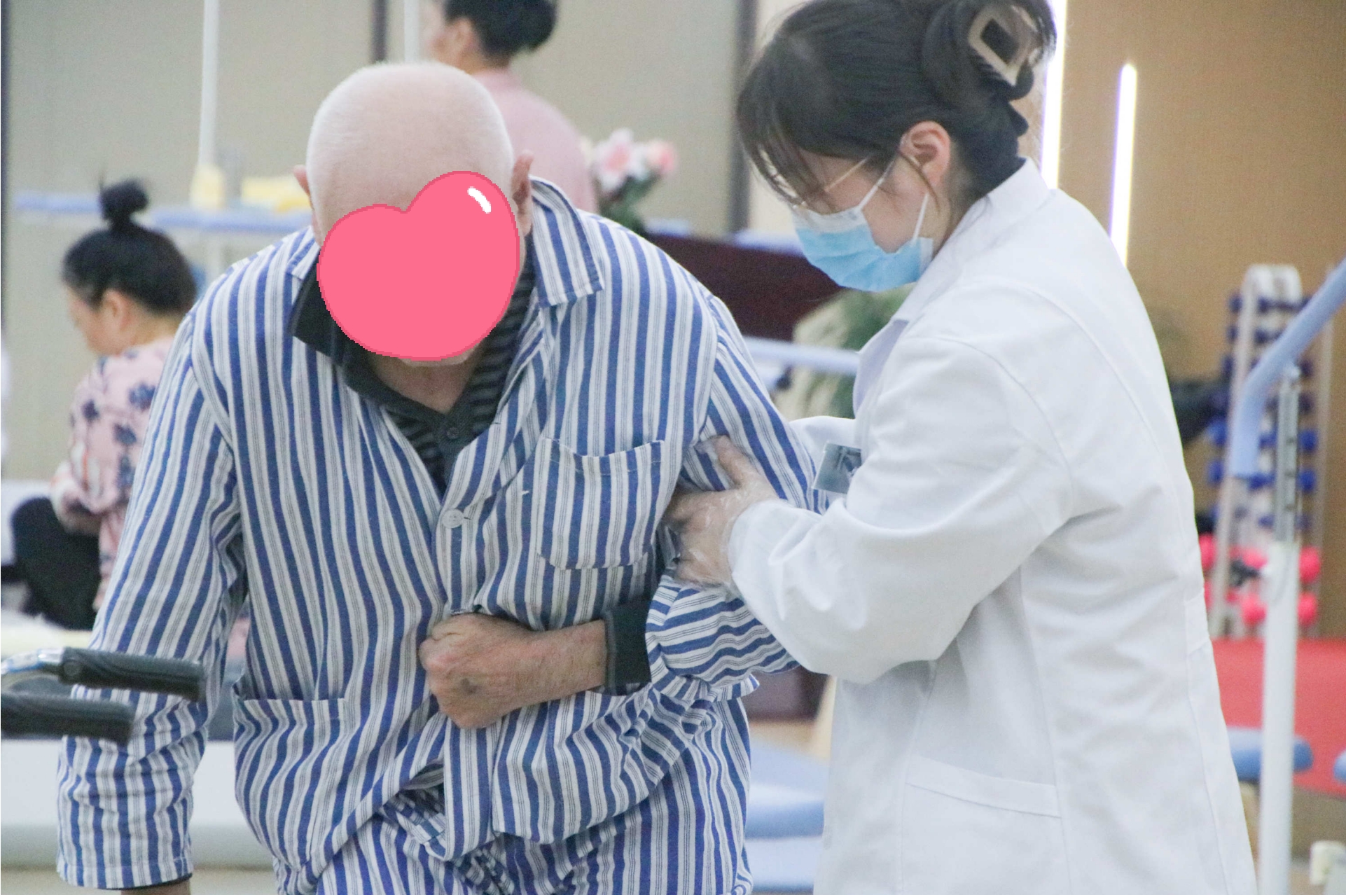 脑梗患者如何护理？杭州金诚护理院老年科护士提醒：家有脑梗患者要记住这几大护理要点